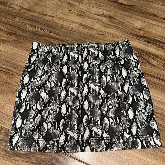 Jolt white black snakeskin print mini skirt juniors - Picture 1 of 3